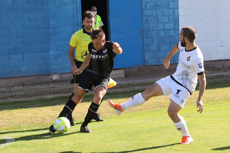 El conjunto mierense gana a los de Villaviciosa en el Suárez Puerta gracias a un tanto de Rober en el minuto 83. 