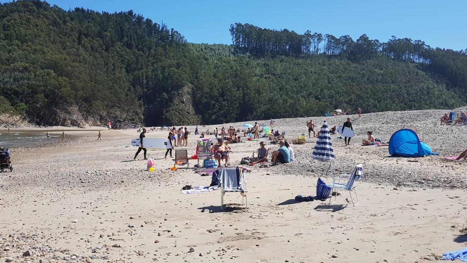 La región registra temperaturas que rozan los 30 grados en el interior mientras que en la costa se sobrepasan los 25 en muchos puntos. 