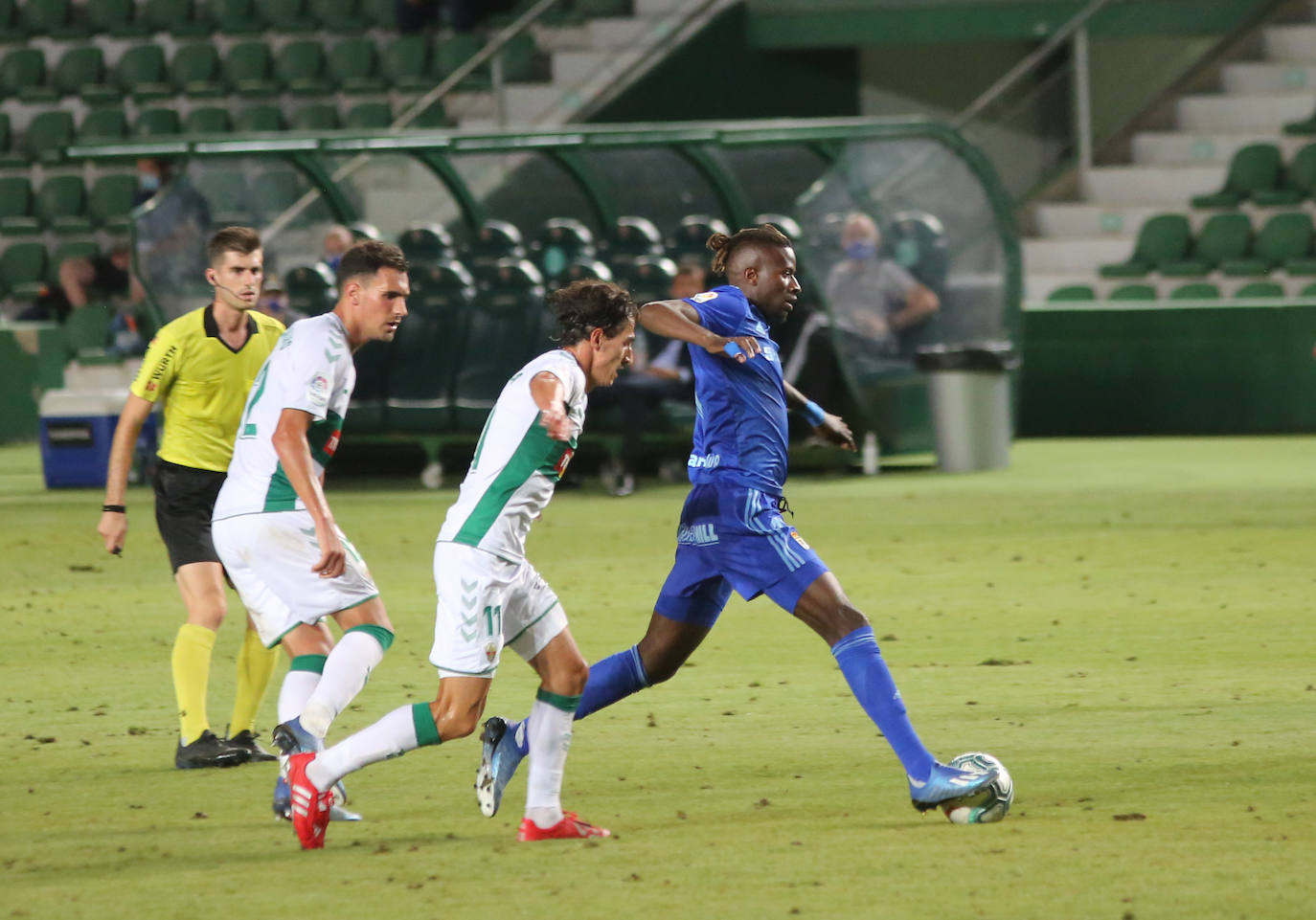 Los jugadores azules han disputado el último encuentro de la temporada en el estadio Martínez Valero. 
