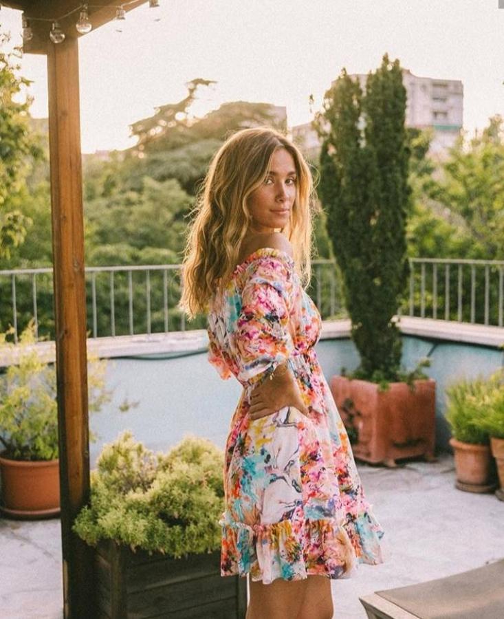 Fotos: Lunares, tie-dye, flores: las influencers y famosas conquistan el verano con estos vestidos