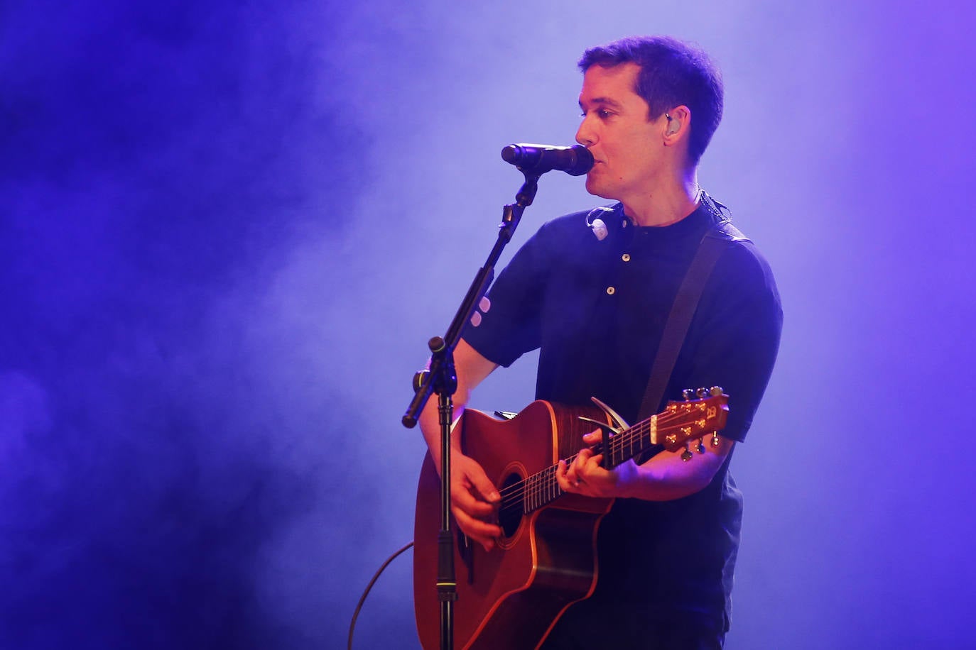 Maldita Nerea, el grupo liderado por Jorge Ruiz, actuó este viernes en la Plaza de Toros de Gijón ante un público entregado. El concierto tuvo lugar dentro del festival Metrópoli City.