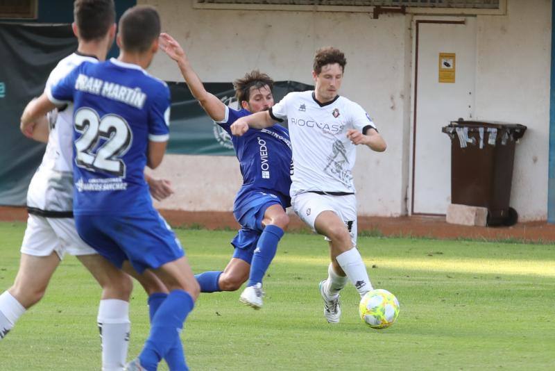 El conjunto ovetense se impuso este sábado en el Suárez Puerta al Caudal por 2-0, por lo que jugará la próxima campaña en la tercera categoría del fútbol español.