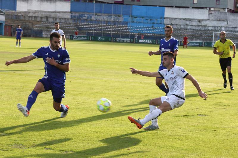 El conjunto ovetense se impuso este sábado en el Suárez Puerta al Caudal por 2-0, por lo que jugará la próxima campaña en la tercera categoría del fútbol español.