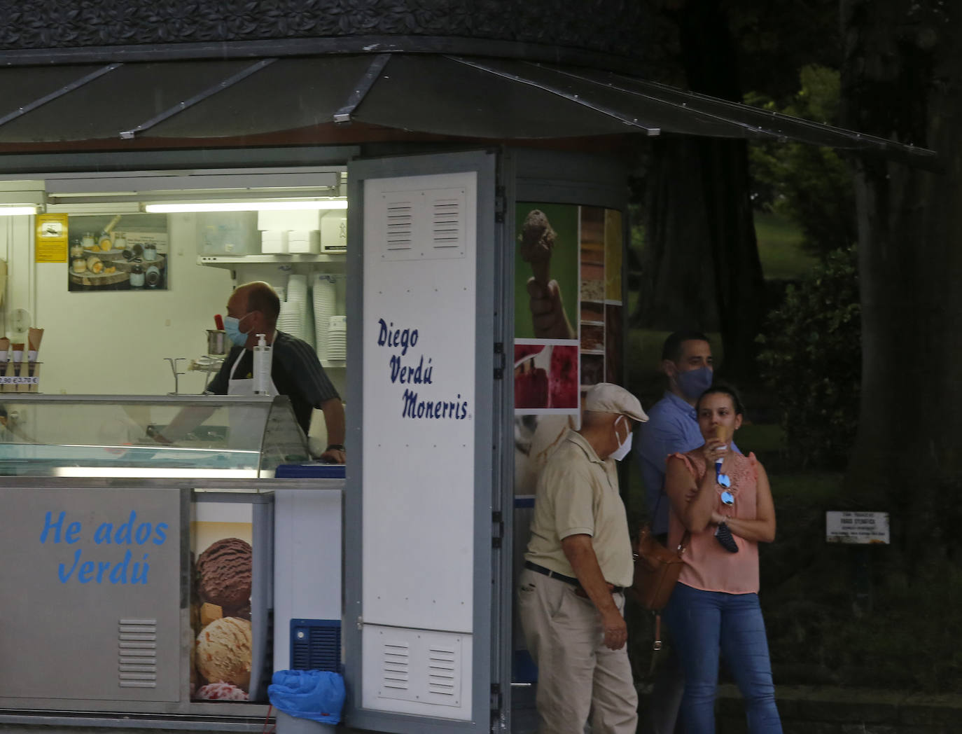 Fotos: La tormenta enfría el ambiente y vacía playas