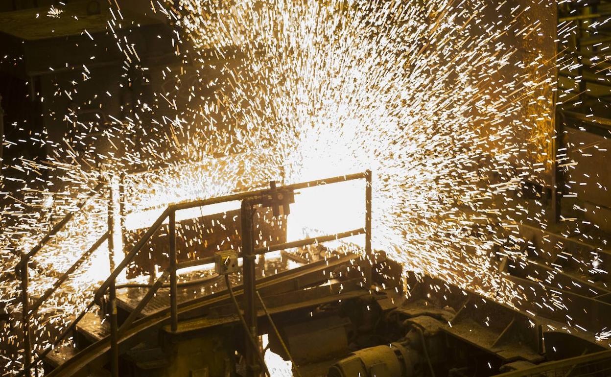 La CNMC abre expediente a 14 siderúrgicas, entre ellas ArcelorMittal, por prácticas anticompetitivas