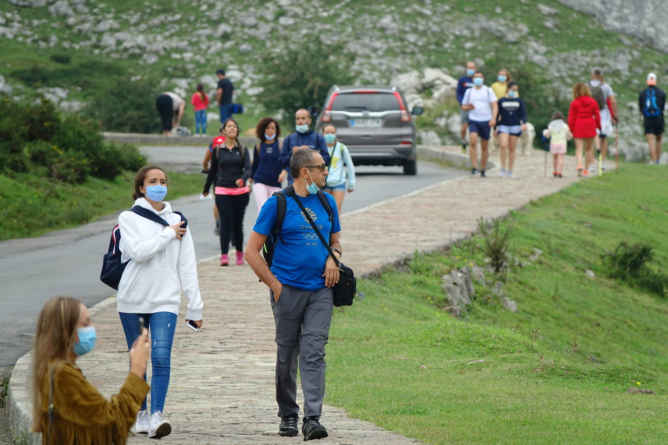 La región, que comienza el cambio de quincena con cielos nubosos, ha visto, no obstante, con sus puntos más turísticos se llenaban de visitantes. 