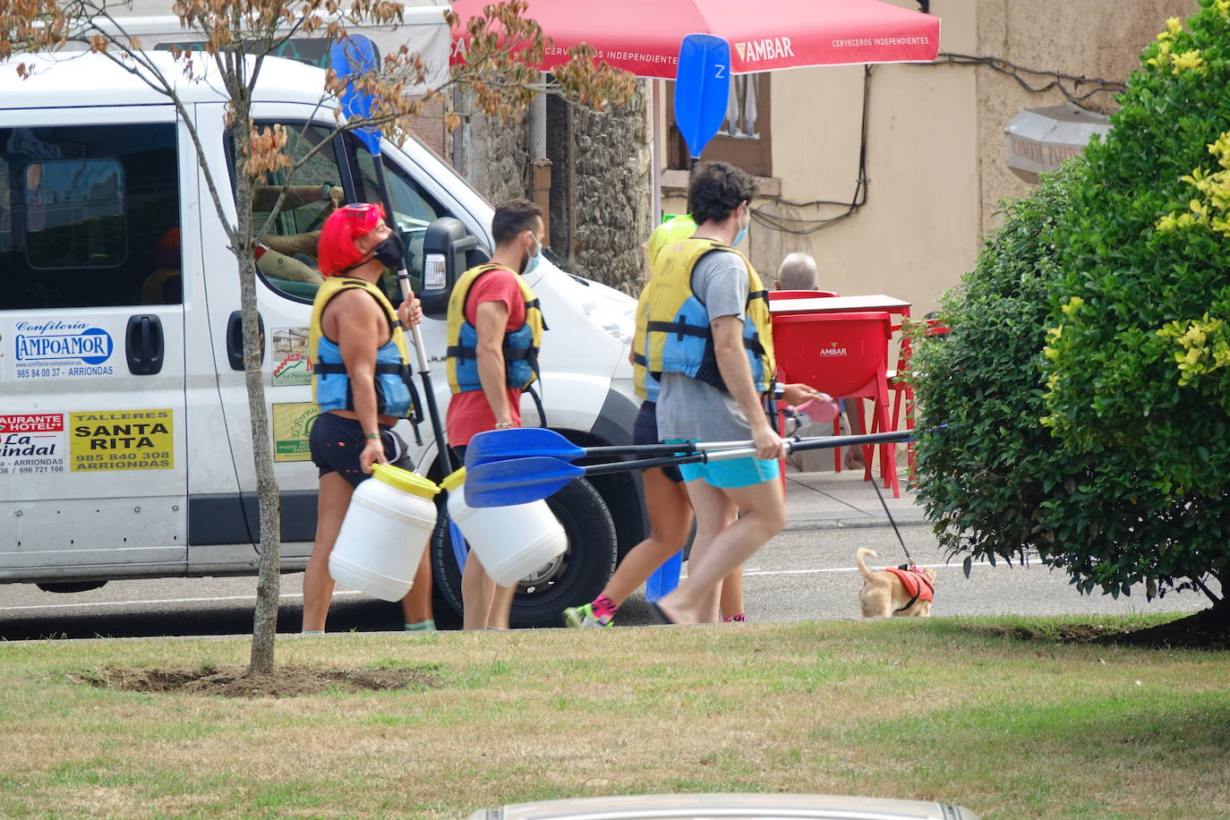 La región, que comienza el cambio de quincena con cielos nubosos, ha visto, no obstante, con sus puntos más turísticos se llenaban de visitantes. 