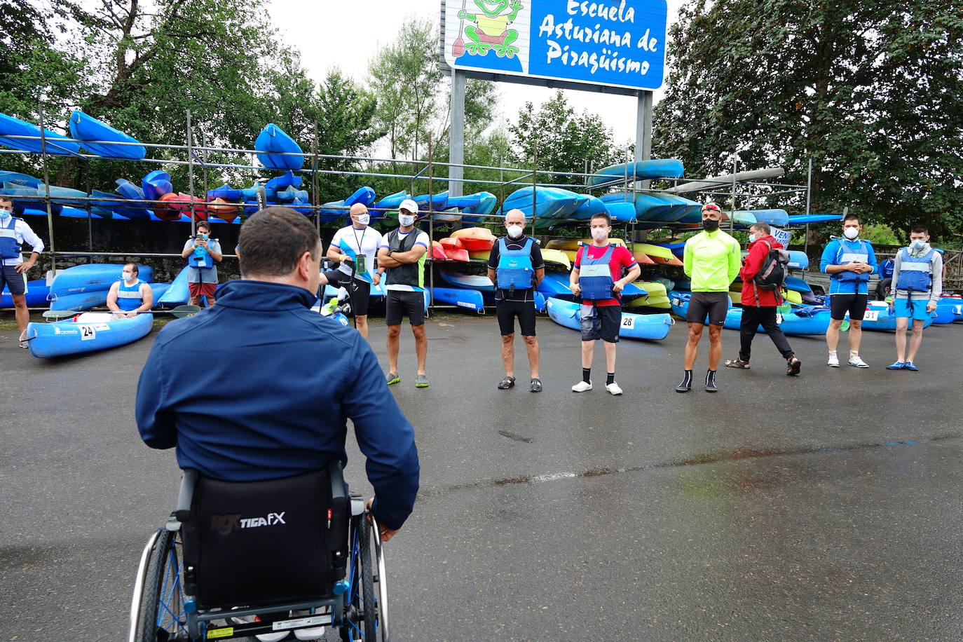 El XXVII Descenso del Sella Adaptado contó con la participación de un grupo reducido de deportistas con discapacidad para que la celebración de la prueba se ajustara a la normativa de prevención y actuación ante la #covid19. Las piraguas fueron ocupadas por una persona con discapacidad y un acompañante sin afectación y bajo medidas de seguridad sanitarias