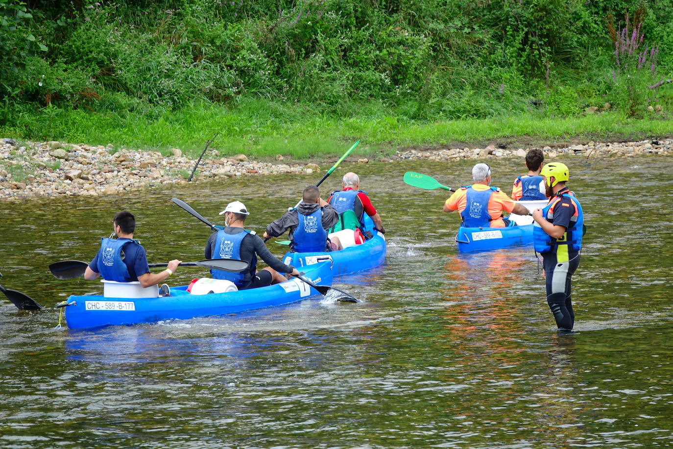 El XXVII Descenso del Sella Adaptado contó con la participación de un grupo reducido de deportistas con discapacidad para que la celebración de la prueba se ajustara a la normativa de prevención y actuación ante la #covid19. Las piraguas fueron ocupadas por una persona con discapacidad y un acompañante sin afectación y bajo medidas de seguridad sanitarias