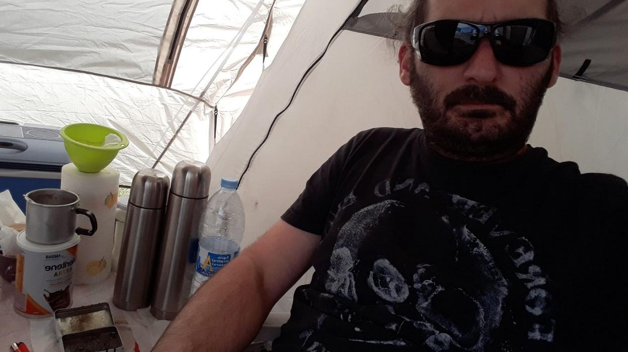 David Peláez ayer en la tienda de campaña. 