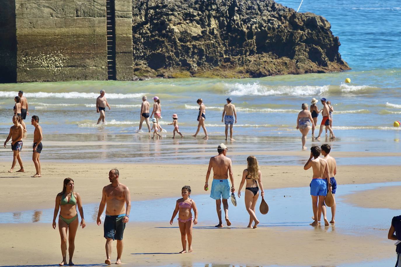 Las playas se convierten en el destino perfecto para atajar el calor