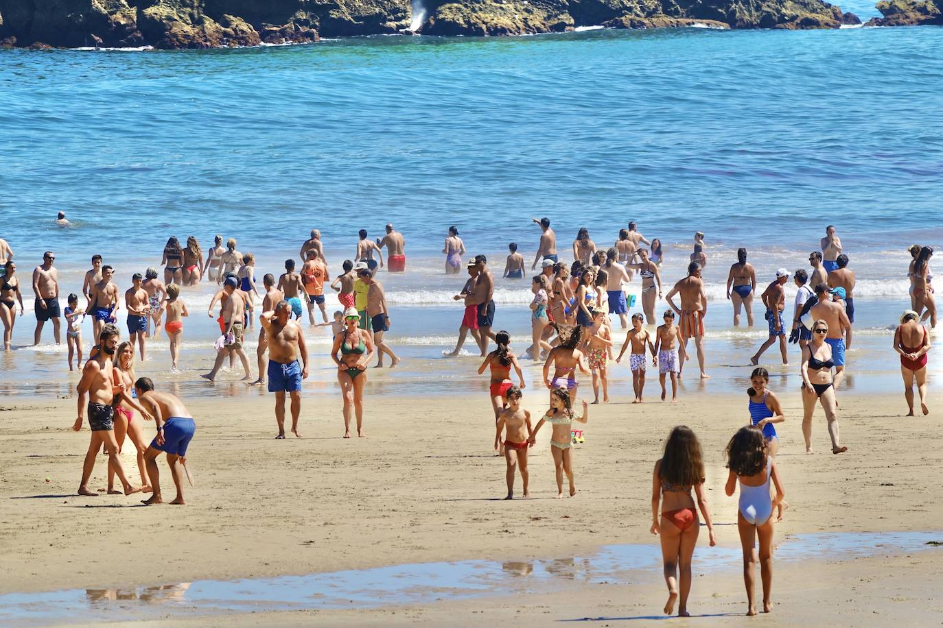 Las playas se convierten en el destino perfecto para atajar el calor