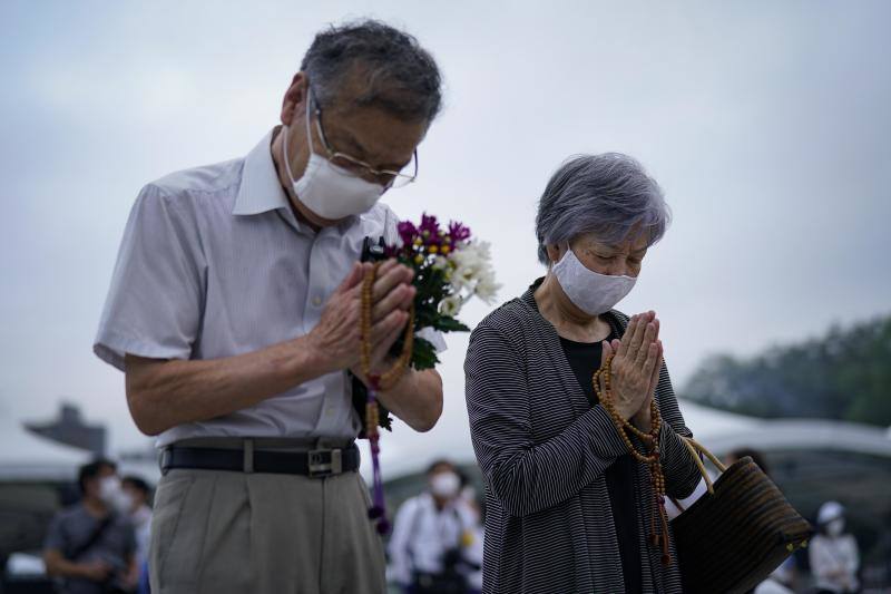 En 1945, Estados Unidos arrojó dos bombas nucleares sobre las ciudades de Hiroshima y Nagasaki los días 6 y 9 de agosto, respectivamente, matando a más de 200.000 personas. Los eventos de conmemoración anual del 75 aniversario han estado marcados por la pandemia de coronavirus