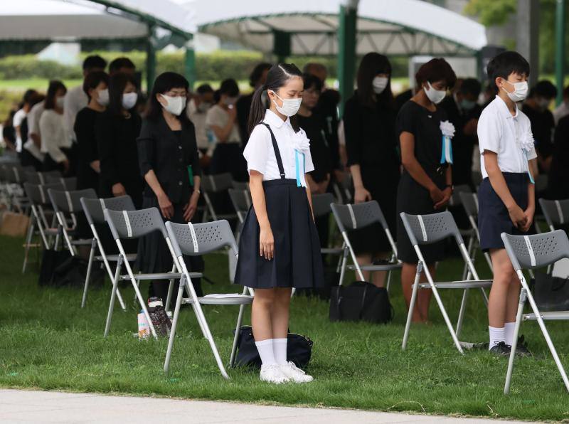 En 1945, Estados Unidos arrojó dos bombas nucleares sobre las ciudades de Hiroshima y Nagasaki los días 6 y 9 de agosto, respectivamente, matando a más de 200.000 personas. Los eventos de conmemoración anual del 75 aniversario han estado marcados por la pandemia de coronavirus