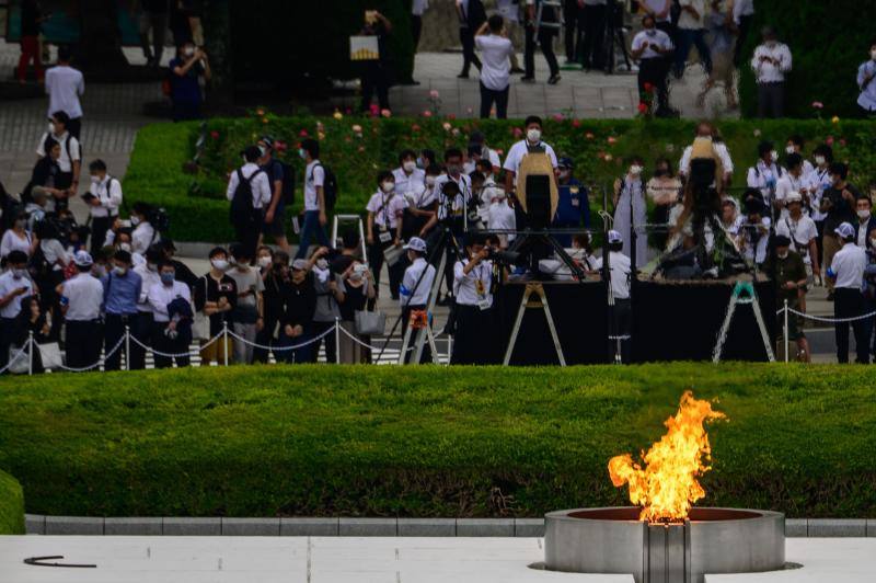 En 1945, Estados Unidos arrojó dos bombas nucleares sobre las ciudades de Hiroshima y Nagasaki los días 6 y 9 de agosto, respectivamente, matando a más de 200.000 personas. Los eventos de conmemoración anual del 75 aniversario han estado marcados por la pandemia de coronavirus