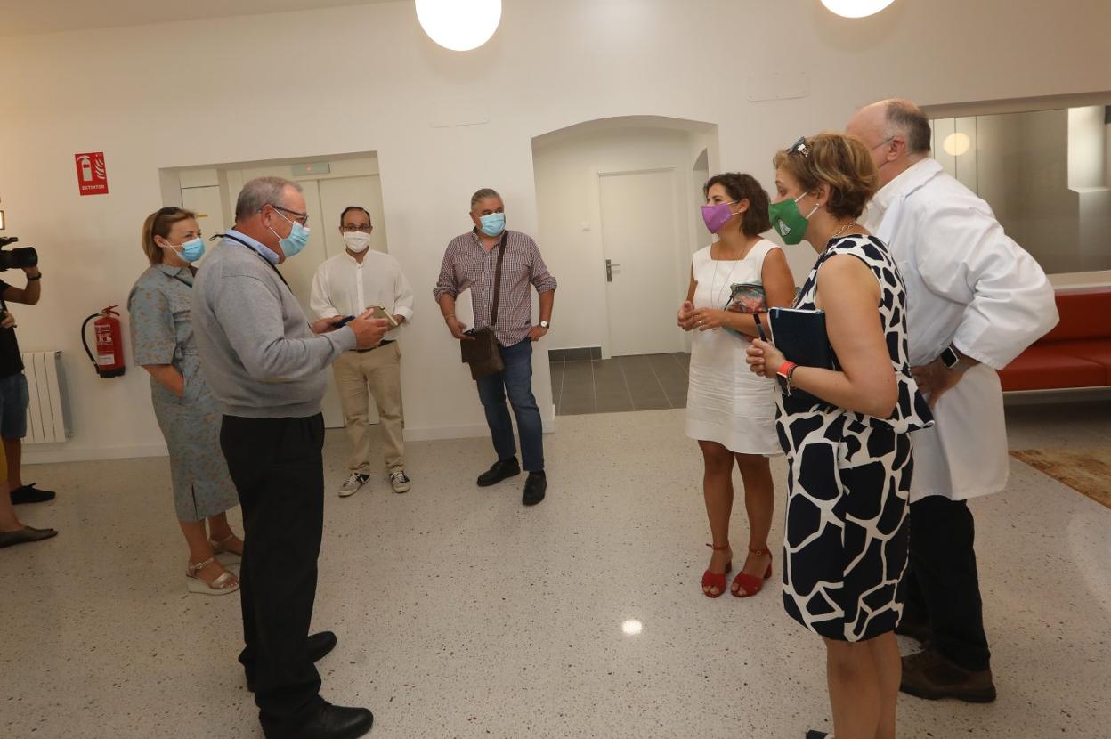 El patronato de la Fundación Hospital Avilés se reunió ayer en Cabruñana. 