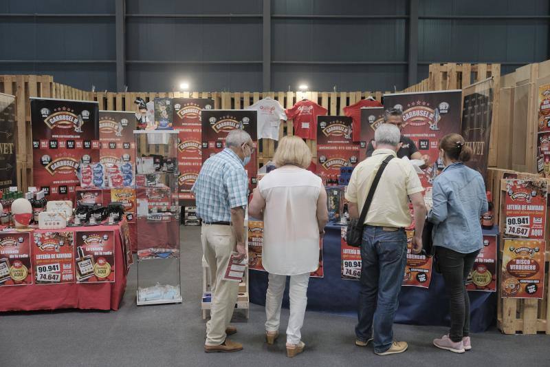 El recinto ferial Luis Adaro, en Gijón, acoge el Salón del Hogar entre el 7 y el 11 de agosto, cinco días en los que los visitantes podrán aprovechar las ofertas en mobiliario, colchones, decoración, productos de jardinería y piscina de los 37 expositores que ocupan 72 estands. 