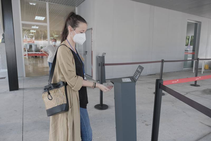 El recinto ferial Luis Adaro, en Gijón, acoge el Salón del Hogar entre el 7 y el 11 de agosto, cinco días en los que los visitantes podrán aprovechar las ofertas en mobiliario, colchones, decoración, productos de jardinería y piscina de los 37 expositores que ocupan 72 estands. 