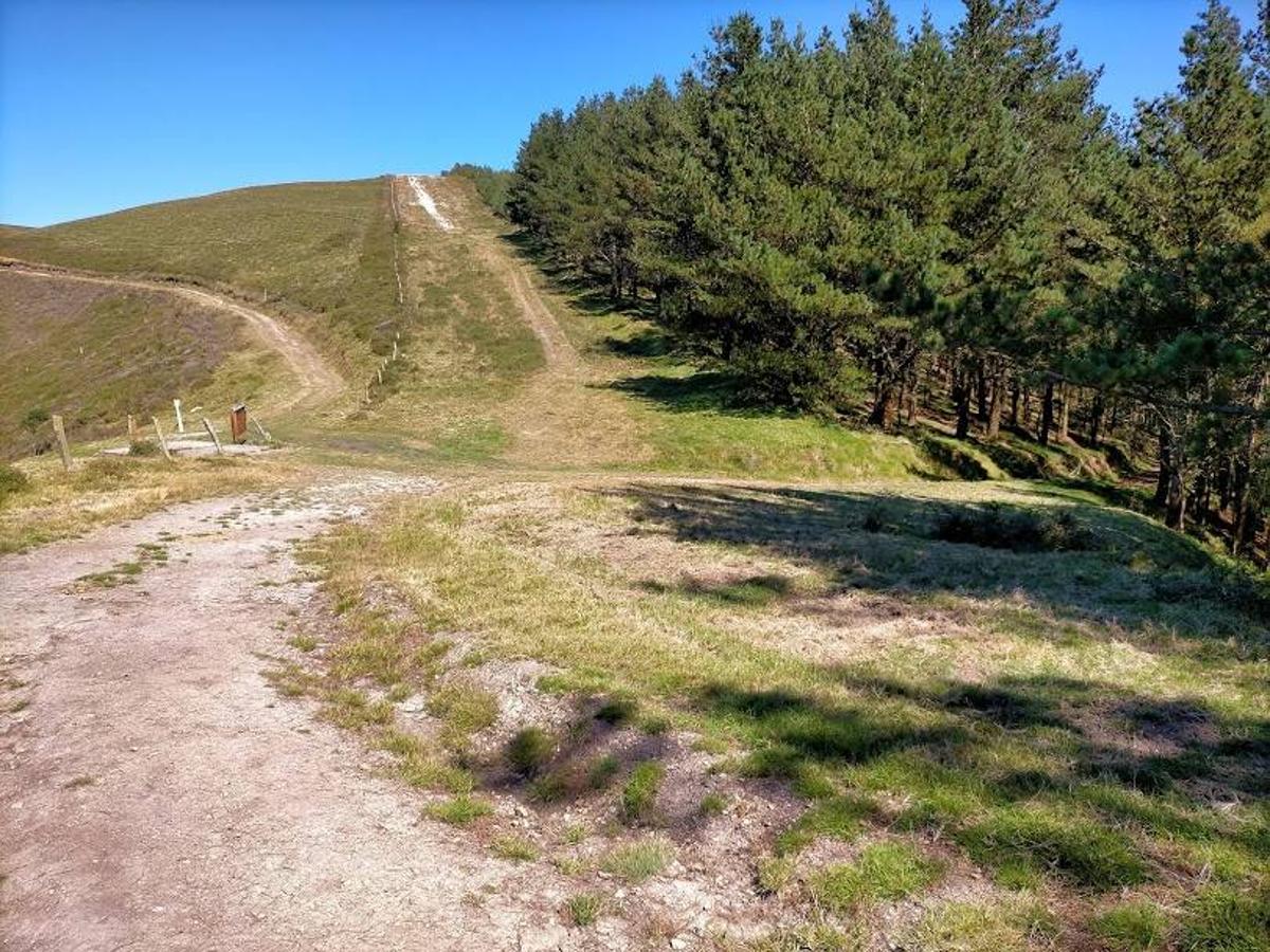 Fotos: Ruta de las Brañas Vaqueiras de Cudillero por el Parque Eólico Pumar