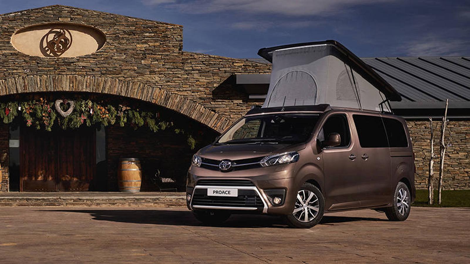 Toyota Proace Verso: Este modelo de Toyota se puede equipar con todo tipo de elementos de confort para convertirse en una auténtica casa sobre ruedas. Dos camas dobles, cocina, nevera, ducha, mesas, toldo... La gama Proace Verso Camper está formada por cuatro de equipamiento: Outfun, Nomad, Nomad Plus y Nomad Plus Home. Sus precios arrancan en poco más de 35.000 euros.