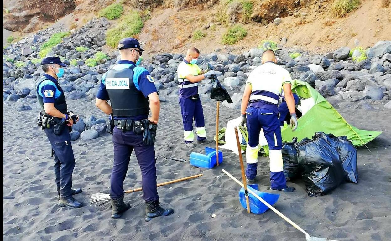 Imagen del desalojo compartida por el Ayuntamiento de La Orotava en redes sociales.