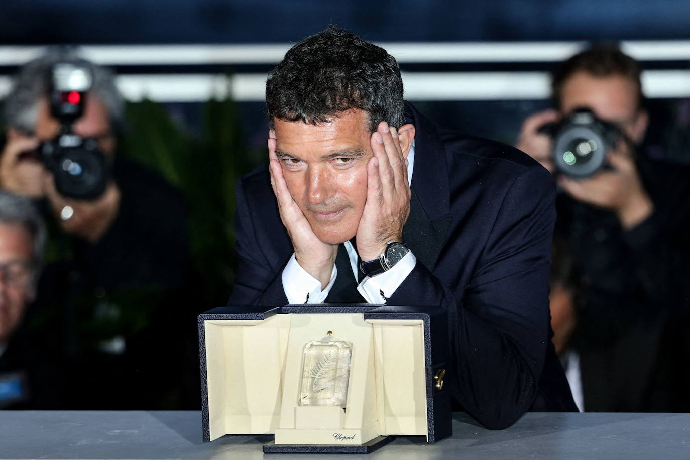 Actor, director, productor y empresario, Antonio Banderas cumple 60 años rodeado de sus seres queridos y con celebración en su Málaga natal, inmerso, como siempre, en mil proyectos laborales que son su seña de identidad