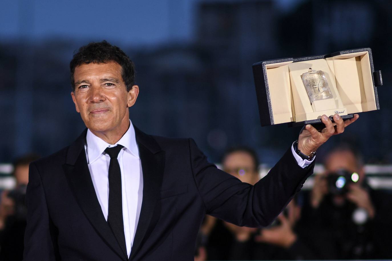 Actor, director, productor y empresario, Antonio Banderas cumple 60 años rodeado de sus seres queridos y con celebración en su Málaga natal, inmerso, como siempre, en mil proyectos laborales que son su seña de identidad