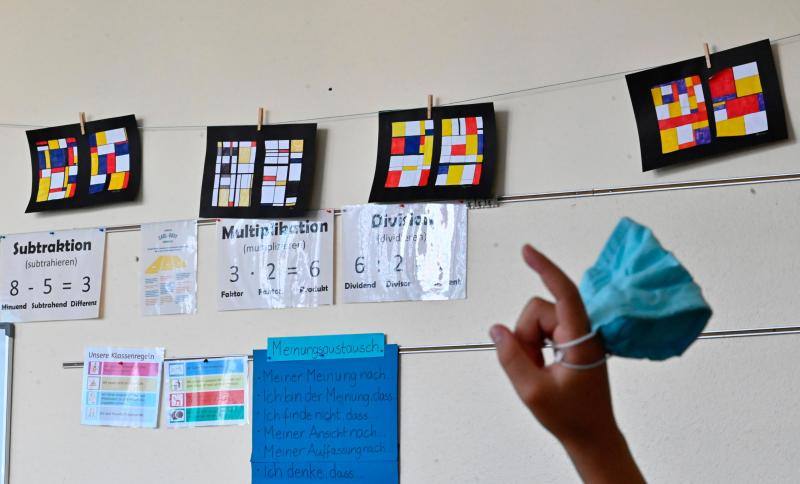 Los geles y las mascarillas se incorporan a las aulas la capital alemana. 