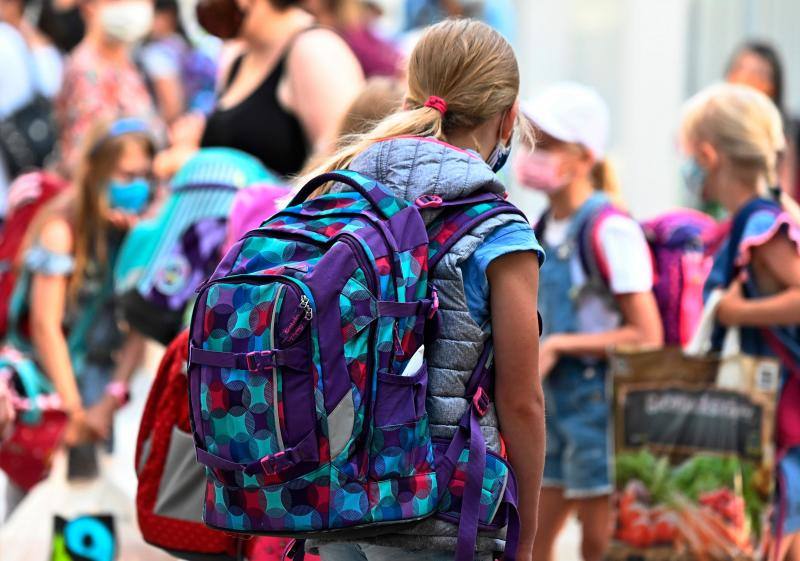 Los geles y las mascarillas se incorporan a las aulas la capital alemana. 