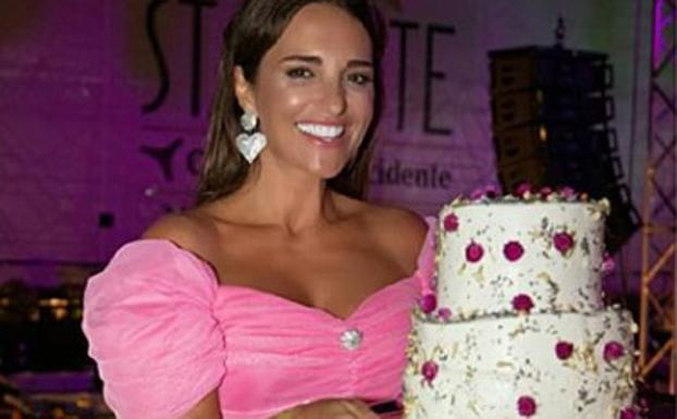 El espectacular vestido rosa con el que Paula Echevarría ha celebrado su cumpleaños