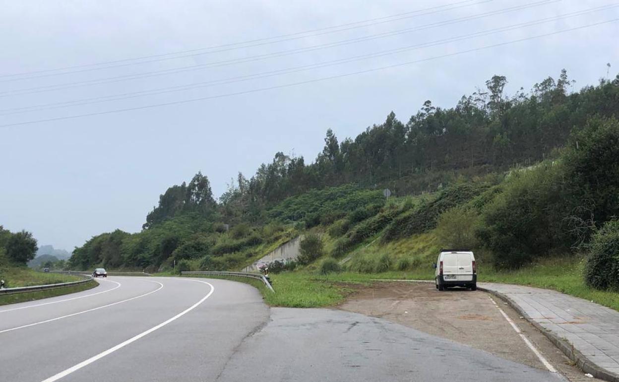 Encuentran el cadáver de un hombre dentro de un vehículo en Llanes