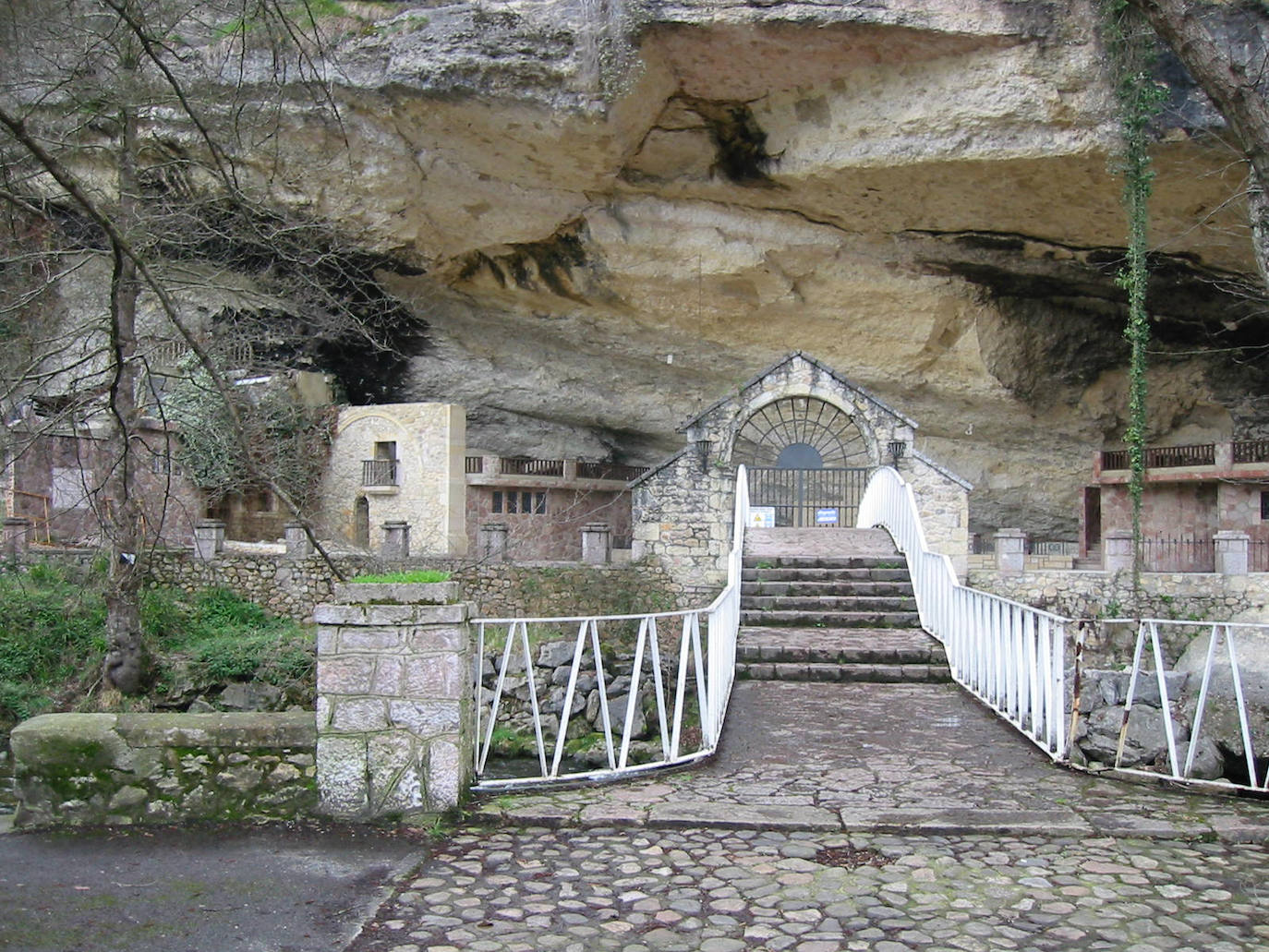 Santuario de la Virgen de la Cueva. 