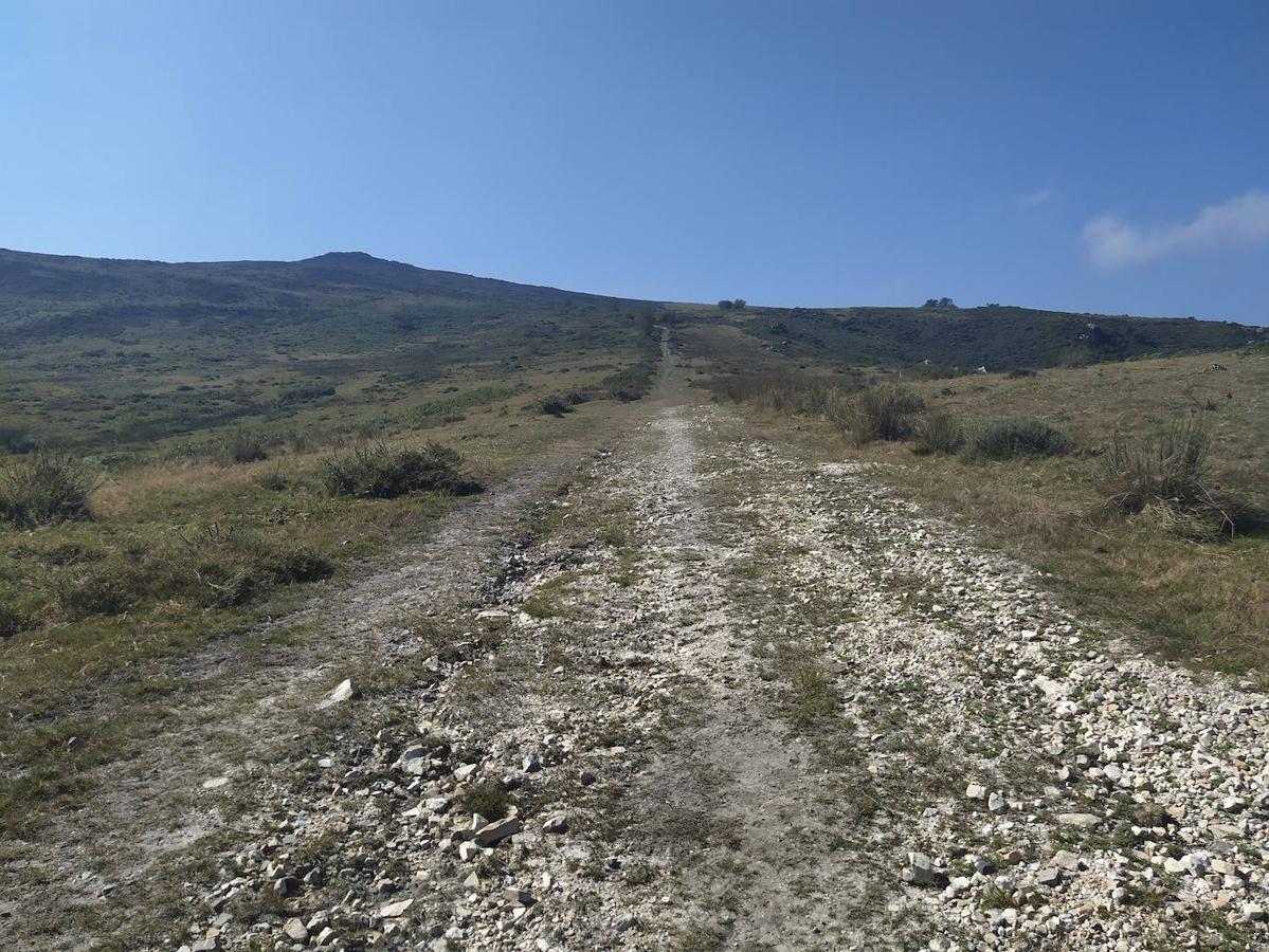 Fotos: Un viaje al pasado por la ruta del Dolmen de Merillés