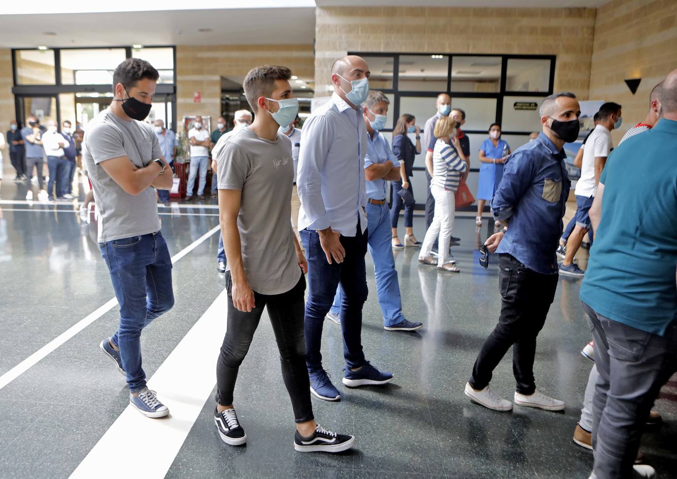 Su familia, amigos y compañeros de su larga trayectoria en el fútbol base y de categoría regional le despidieron entre lágrimas, pero también con la gratitud de haber podido compartir su vida con él