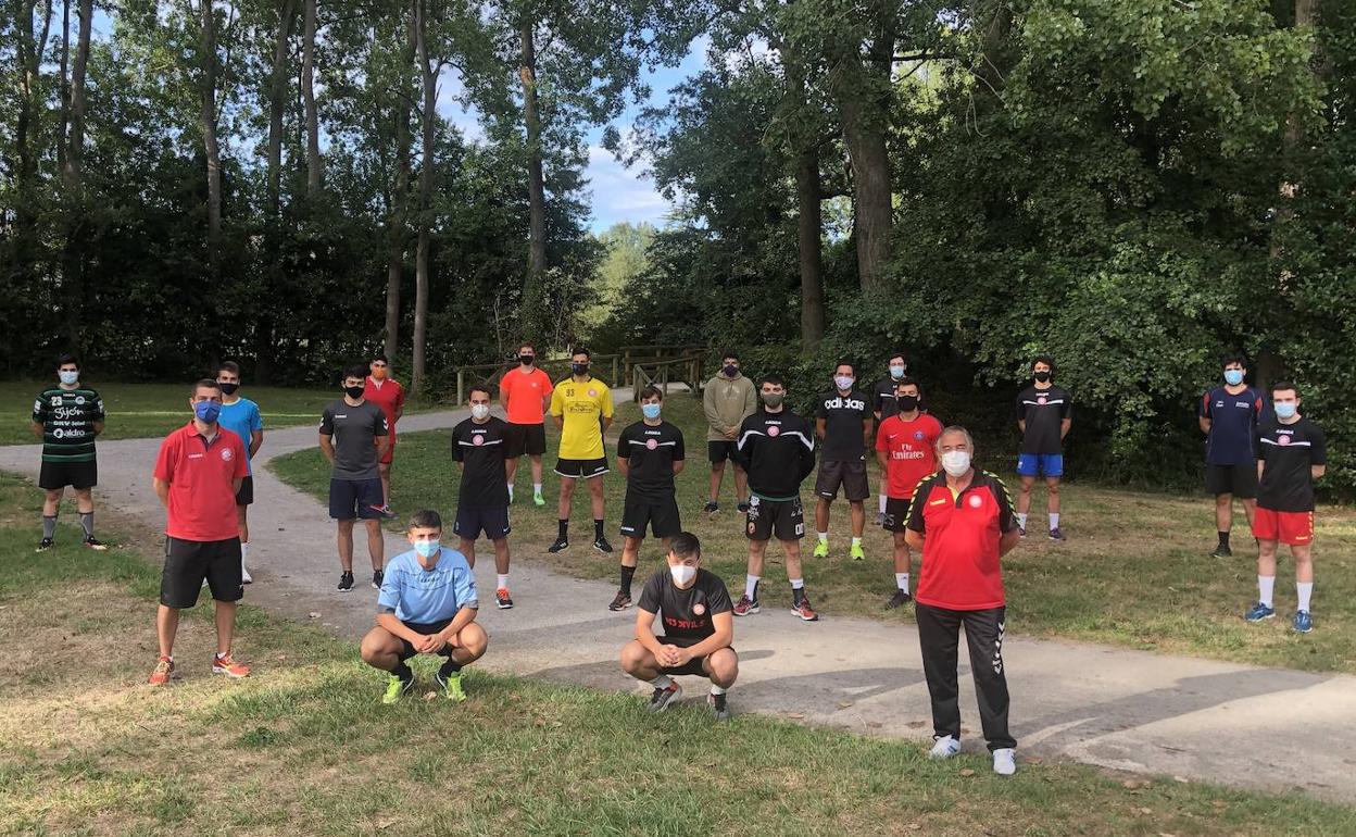 El equipo gijonés, en el entrenamiento que realizó esta tarde en el Parque Fluvial.