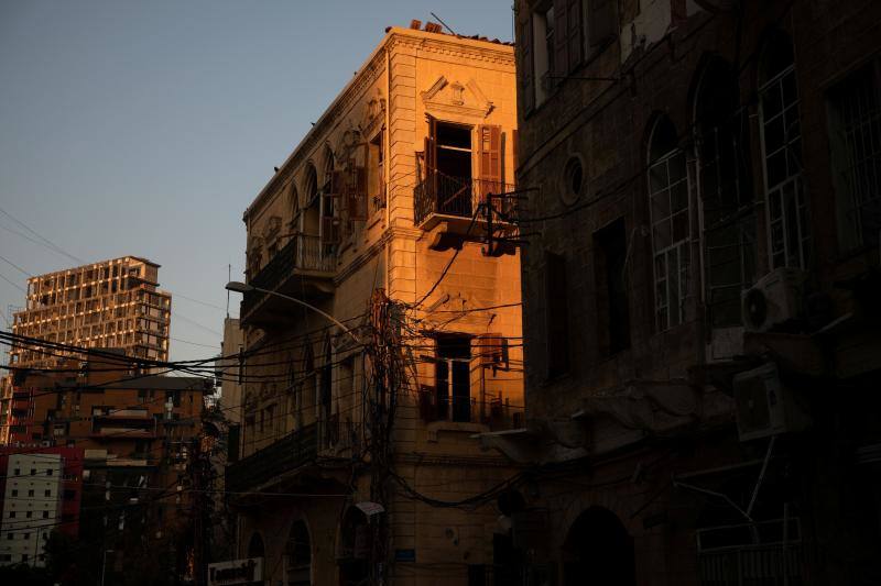 Así permanece Beirut dos semanas después de que el suelo de la ciudad temblase como consecuencia de la enorme explosión que sacudió el puerto de la capital libanesa el pasado 4 de agosto. 