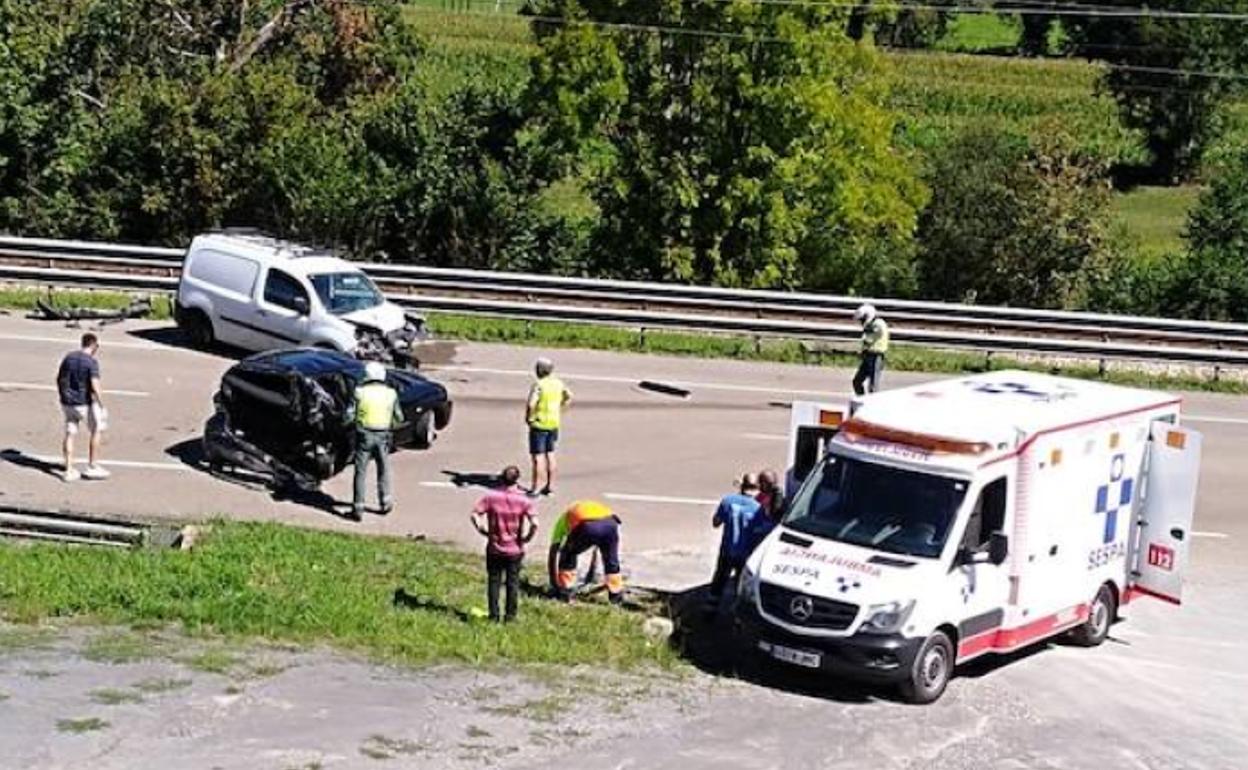 Un herido en un accidente en la N-634 en Piloña