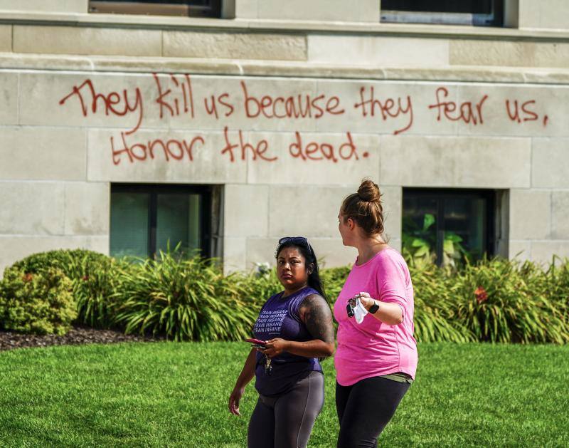 Un nuevo incidente racista ha encendido las calles de Wisconsin. Los incidentes comenzaron después de que se publicase un vídeo en el que se ve a un policía de Kenosha disparando siete veces por la espalda a Jacob Blake, un ciudadano negro el pasado 23 de agosto. 