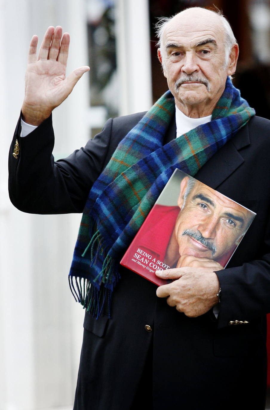 Sir Sean Connery sigue siendo una de las mayores estrellas de cine de todos los tiempos. El escocés más popular y seductor de su generación permanece en la cima de los mejores James Bond para la mayoría de fans de la saga de 007