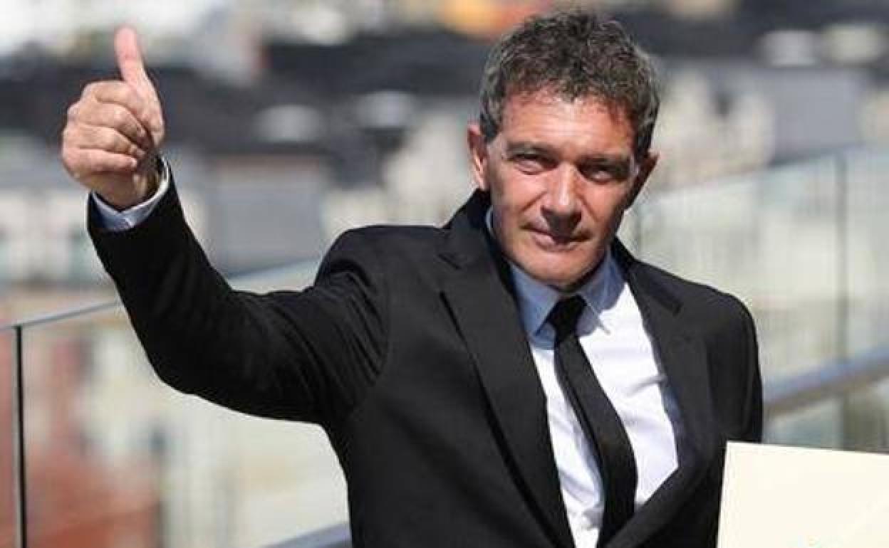 Antonio Banderas supera el coronavirus tras 21 días de «disciplinado confinamiento»