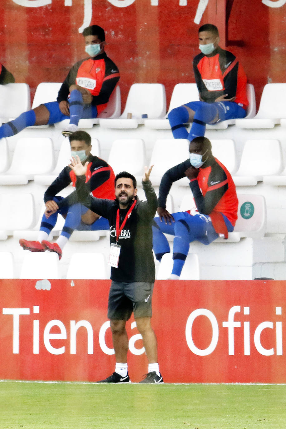 El Sporting se impuso este viernes a la Ponferradina por 1-0 con un tanto de Aitor García. El partido se celebró en la Escuela de Fútbol de Mareo.