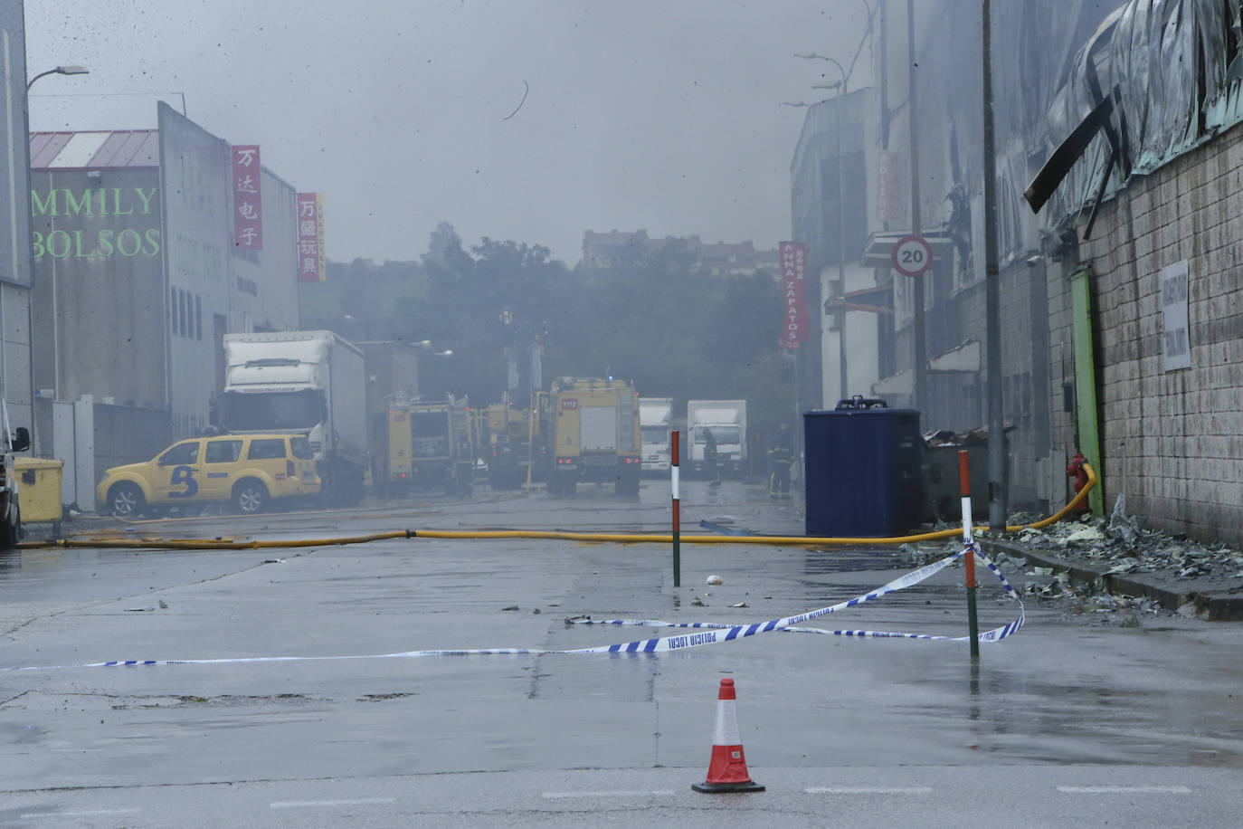 Hasta el lugar de los hechos se desplazaron varias patrullas de bomberos