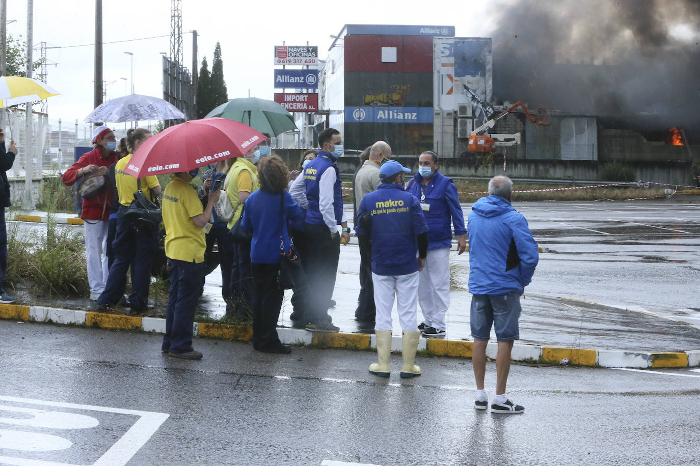 Hasta el lugar de los hechos se desplazaron varias patrullas de bomberos