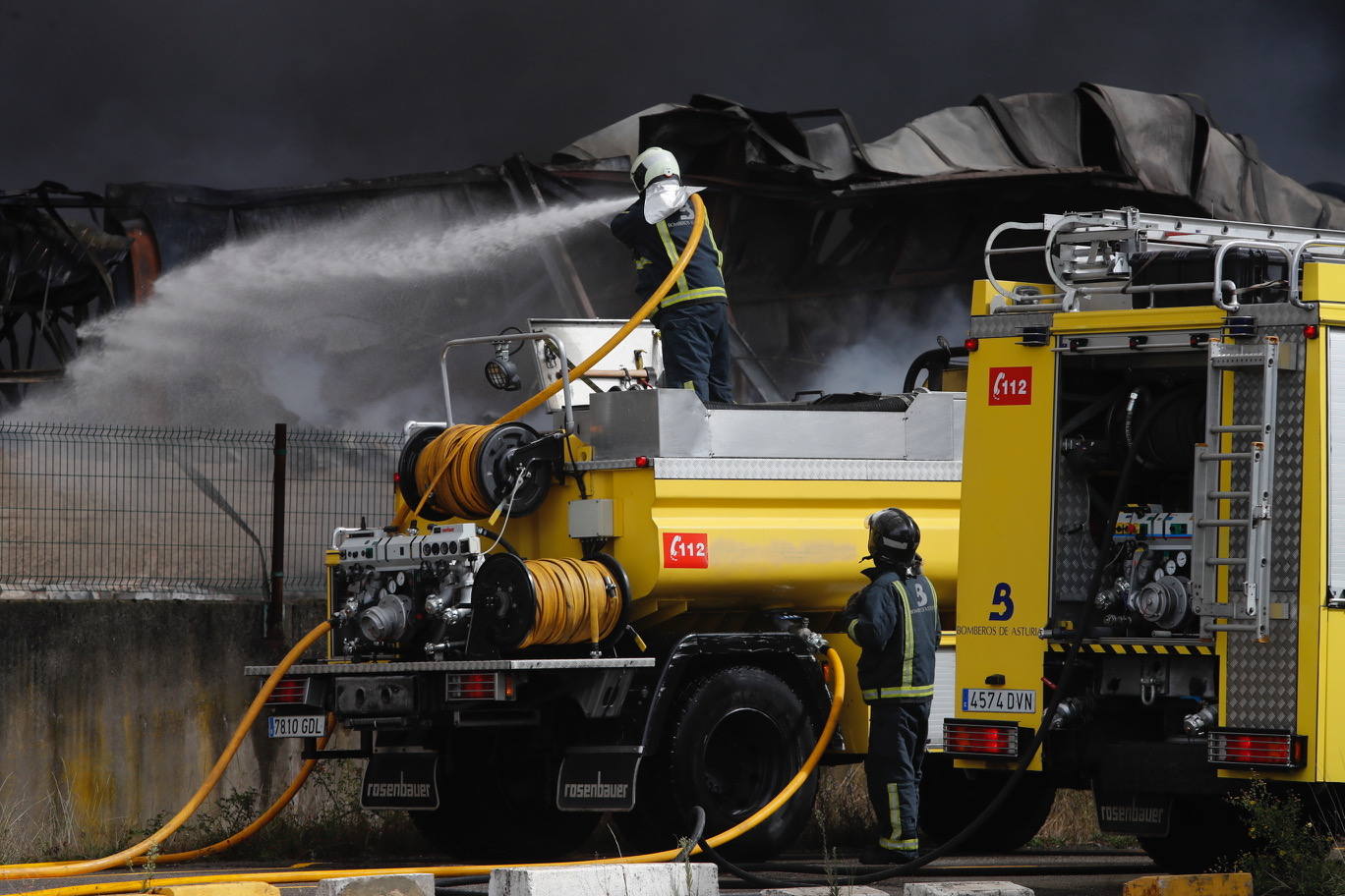 Hasta el lugar de los hechos se desplazaron varias patrullas de bomberos