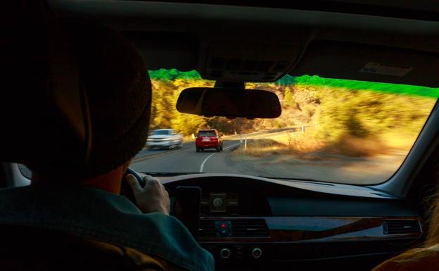 La DGT explica cómo sentarte correctamente en el coche para evitar lesiones