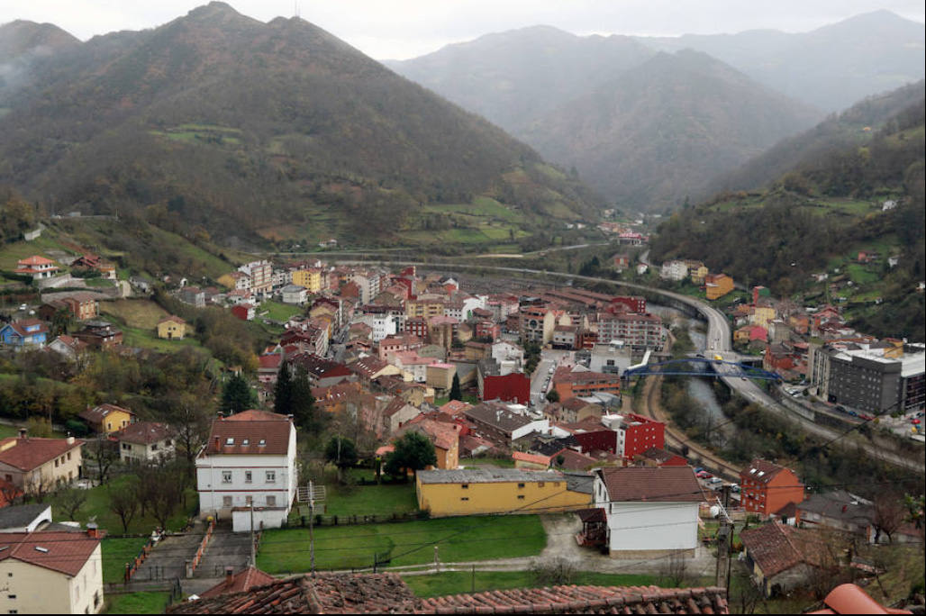 La Sociedad Humanitarios de San Martín y pueblo de Moreda, en Aller, recibieron en 2007 el galardón que cada año pone el broche a la entrega de los premios de la Fundación Princesa de Asturias.