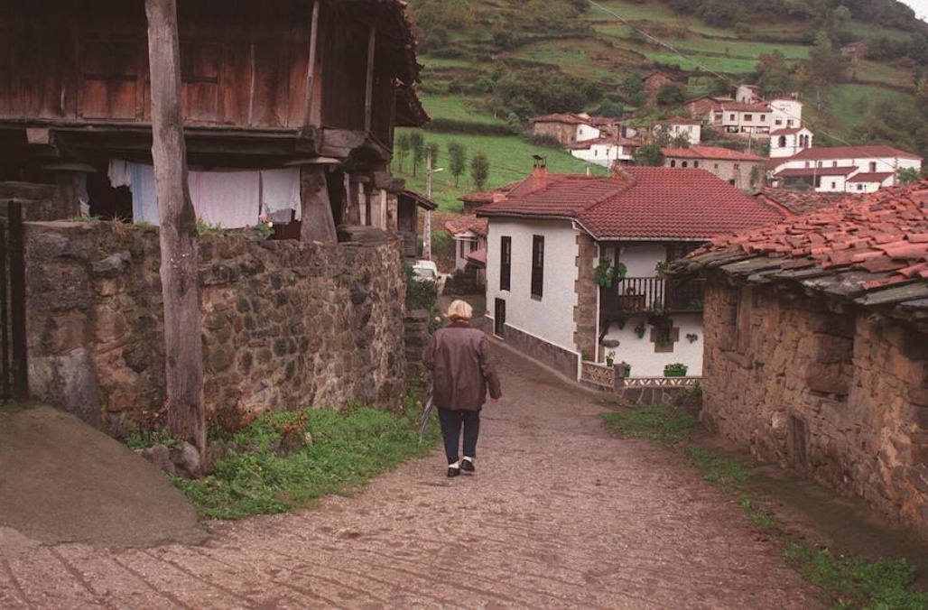 En el año 1998, el premio al Pueblo Ejemplar de Asturias fue para la parroquia de Xomezana (en la foto) y Valle del Huerna, en el concejo de Lena.