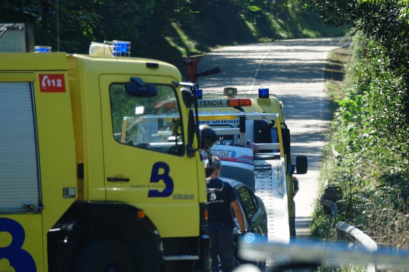 Una persona ha fallecido y cuatro han resultado heridas, dos de ellas de carácter grave, en un choque frontal entre Posada y Balmori, en Llanes. 