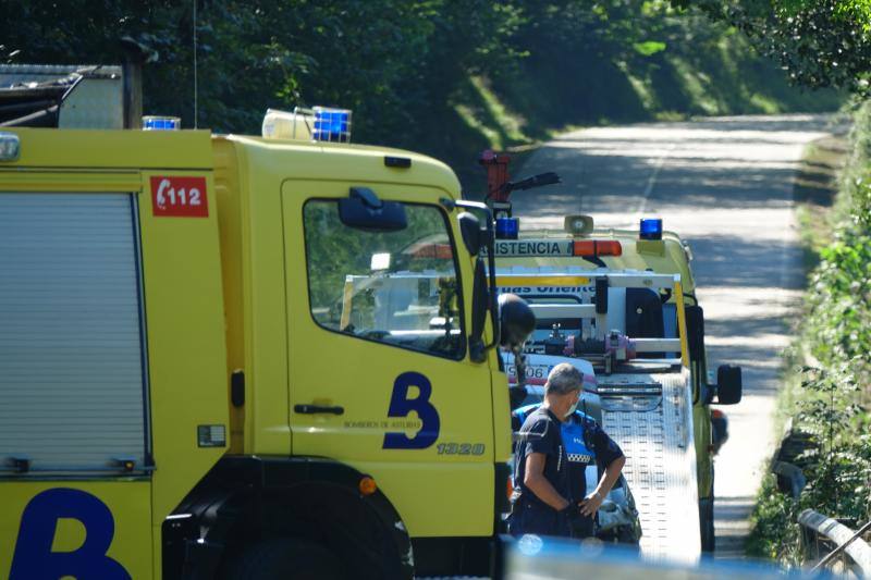 Una persona ha fallecido y cuatro han resultado heridas, dos de ellas de carácter grave, en un choque frontal entre Posada y Balmori, en Llanes. 