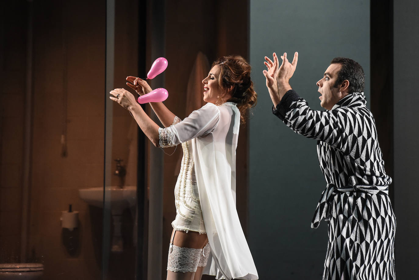 'L'heure espagnole', de Maurice Ravel, y 'Les mamelles de Tirésias', de Francisc Poulenc, abren la 73ª edición de la temporada de ópera de Oviedo en el Teatro Campoamor.